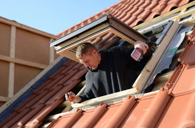 Pose de fenêtres de toit Velux à Maconge